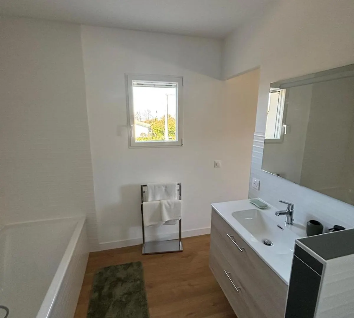 Chambre D'Hotes Besayes Bed & Breakfast