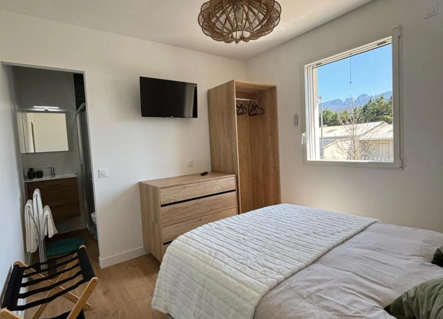 Chambre D'Hotes Besayes Bed & Breakfast